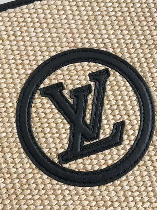 First bag ru POUCH LOUIS TOILETRY CHAIN ON VUITTON 0624
